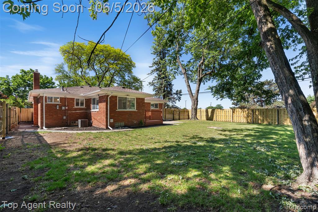29492 Geraldine Drive, Warren, MI 48093 — Photo 35