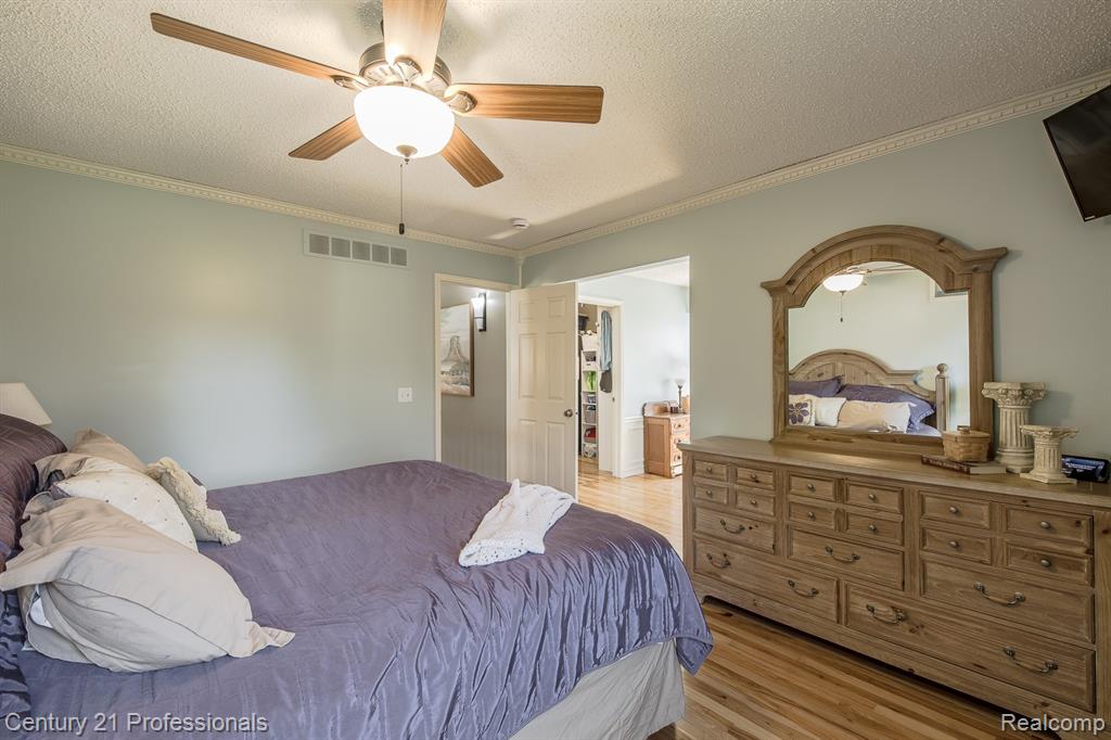 5492 E Alyssa Court, White Lake, MI 48383 — Photo 40