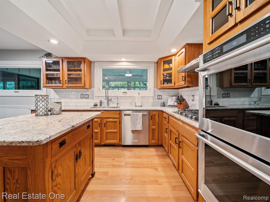 4884 SPLIT RAIL Drive, Brighton, MI 48114 — Photo 13