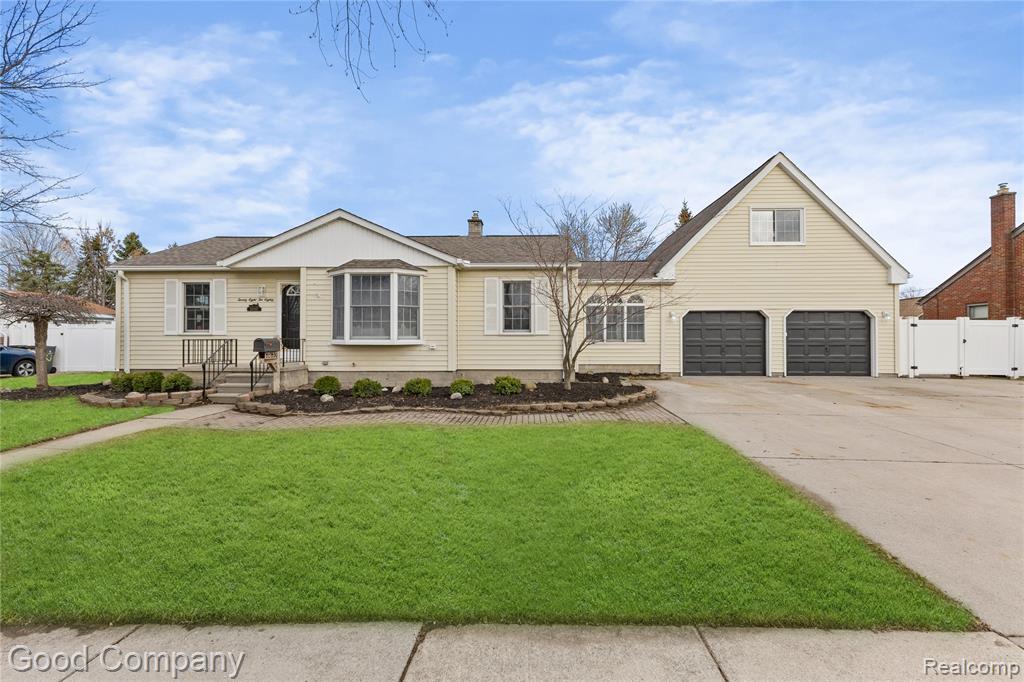 28280 Roy Street, Saint Clair Shores, MI 48081 — Photo 33