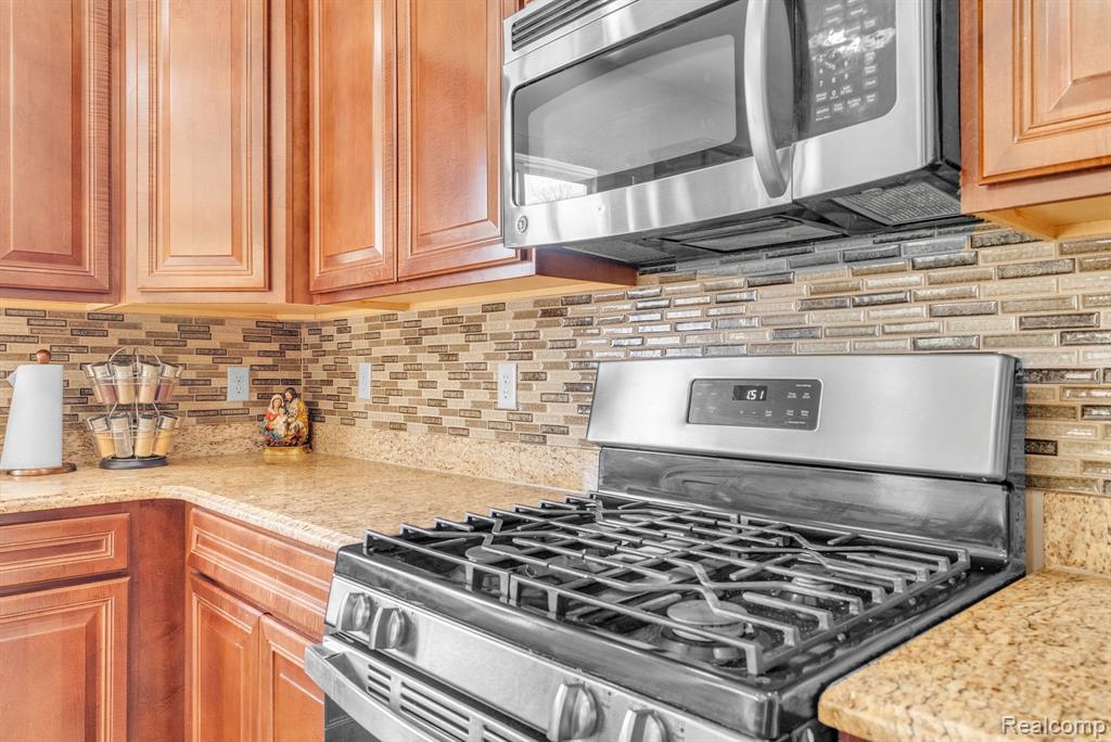 4122 Hawks Nest Road, Utica, MI 48317 — Photo 32
