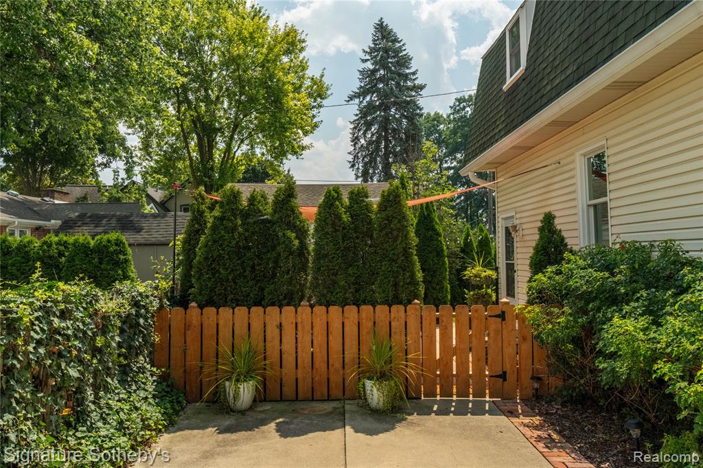 416 Beal Street, Northville, MI 48167 — Photo 8