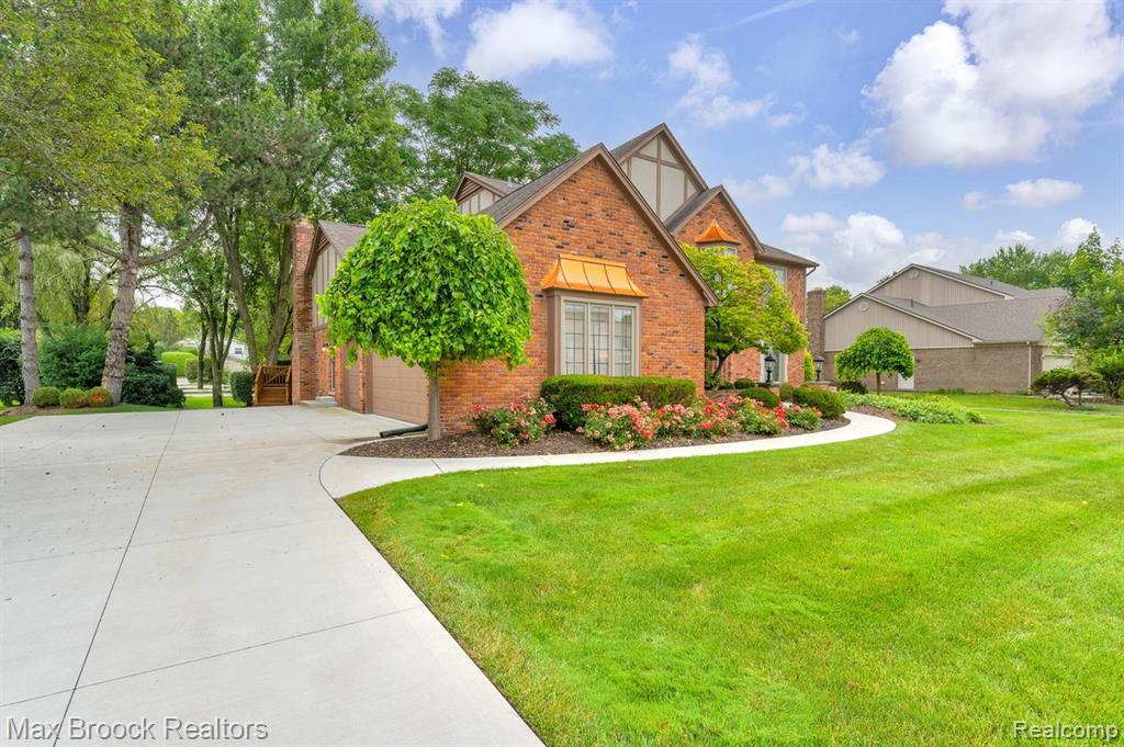 404 SHELLBOURNE Drive, Rochester Hills, MI 48309 — Photo 49