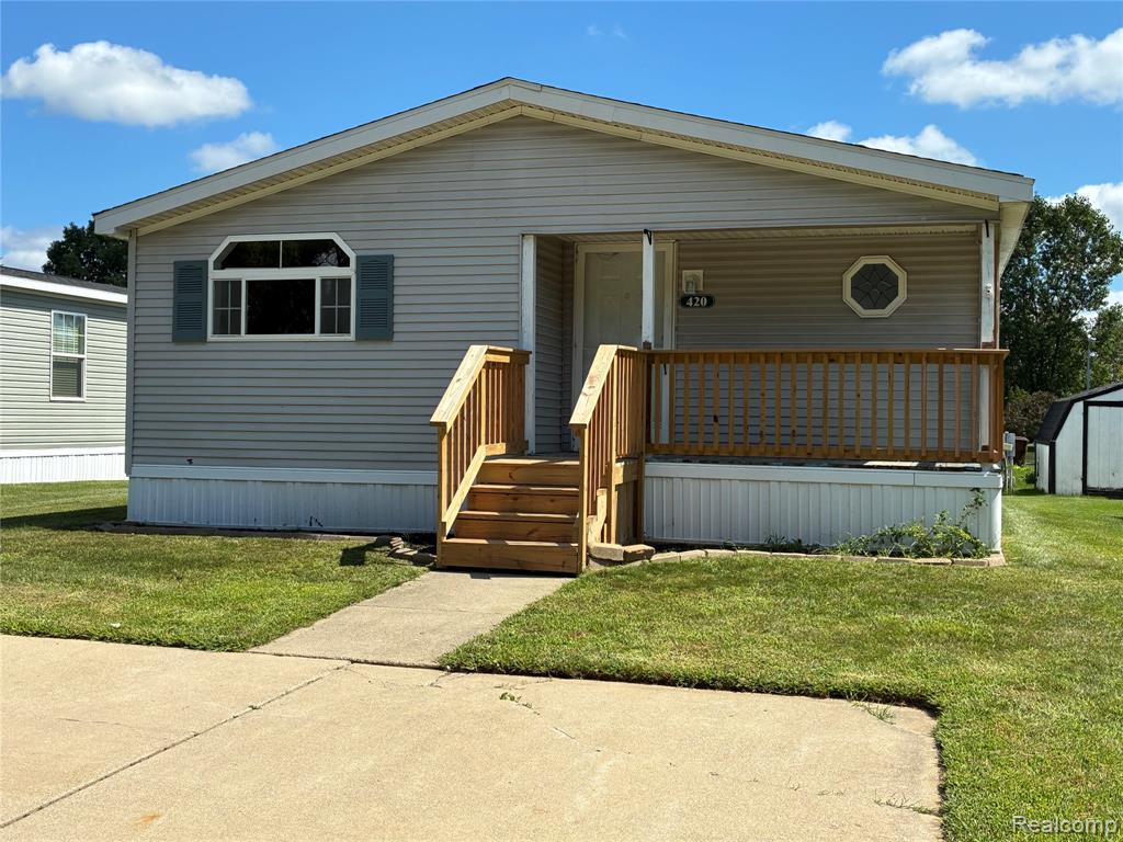 420 Hidden Ridge, Morrice, MI 48857