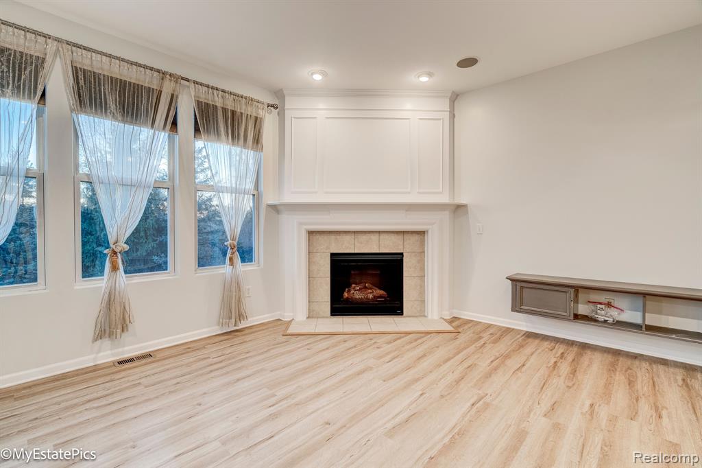 45101 BARTLETT Drive, Novi, MI — Photo 11