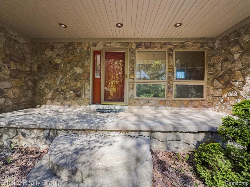 2111 Oak Terrace, Ortonville, MI 48462 — Photo 46