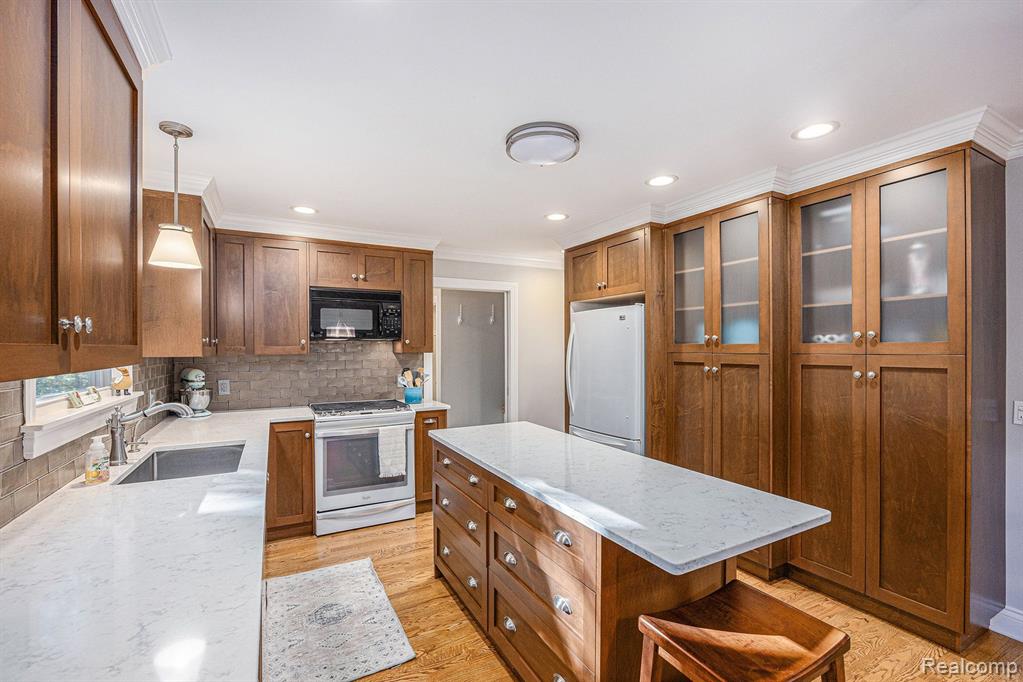 4495 Maybee Road, Lake Orion, MI — Photo 5