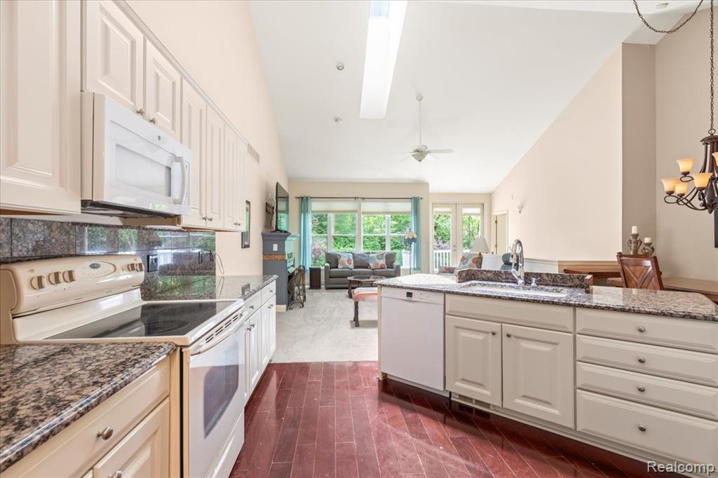 118 Fox Hollow Drive, Metamora, MI 48455 — Photo 15