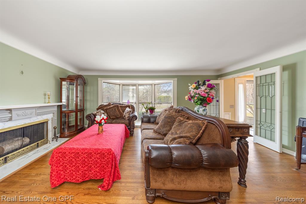 6 ELMSLEIGH Lane, Grosse Pointe, MI 48230 — Photo 5