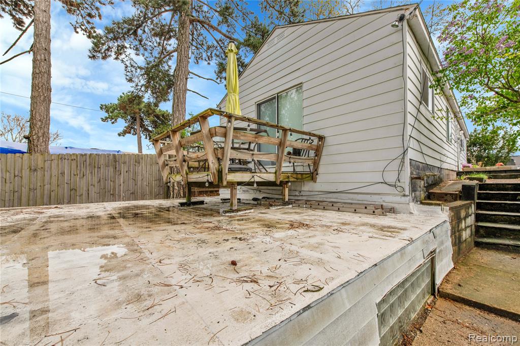 2952 PRYNNE Street, Keego Harbor, MI 48320 — Photo 32