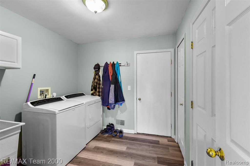 421 Light Tower Court, Belleville, MI 48111 — Photo 22
