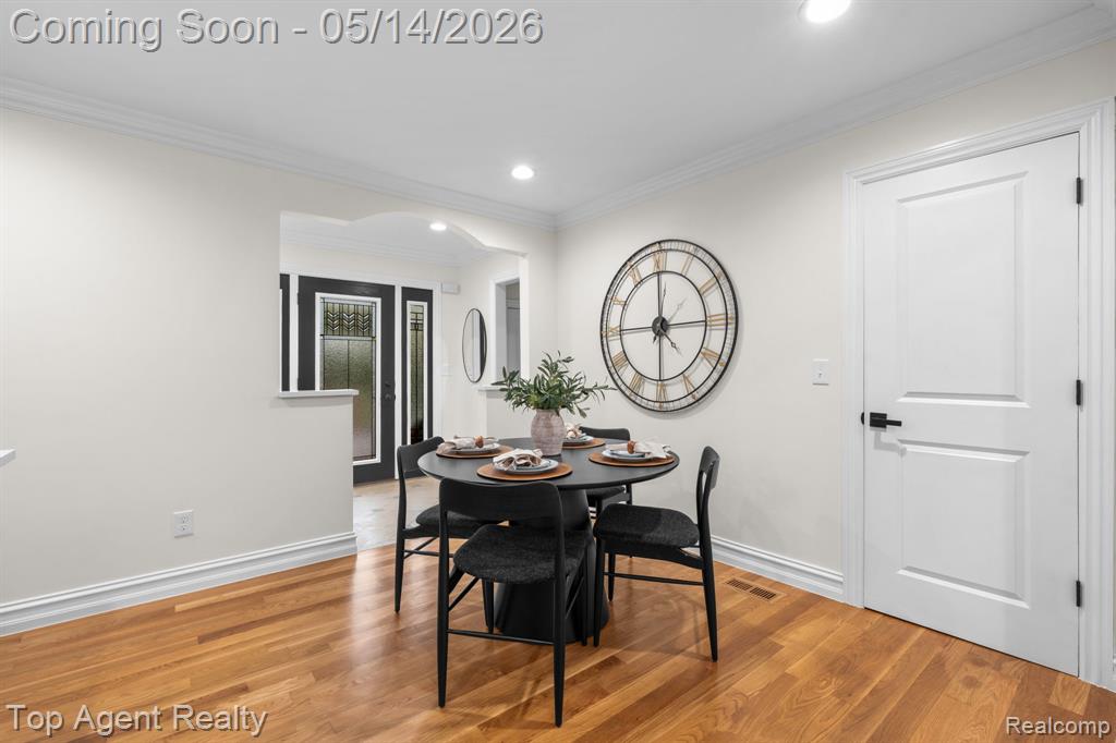 6739 White Pine Court, Bloomfield Hills, MI 48301 — Photo 9