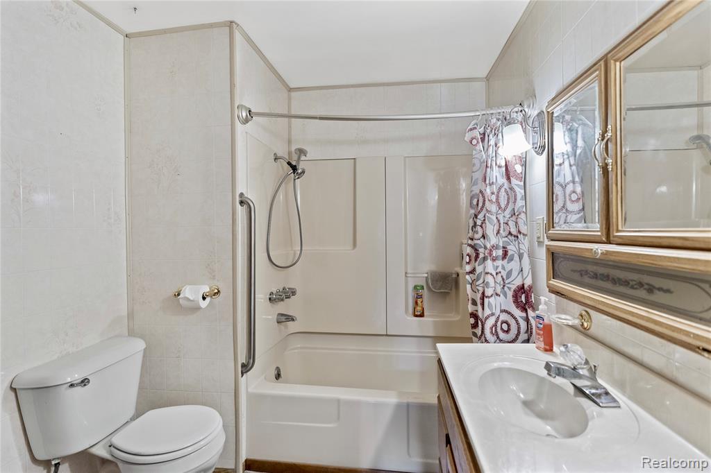 229 W Maple Street, Elsie, MI 48831 — Photo 22