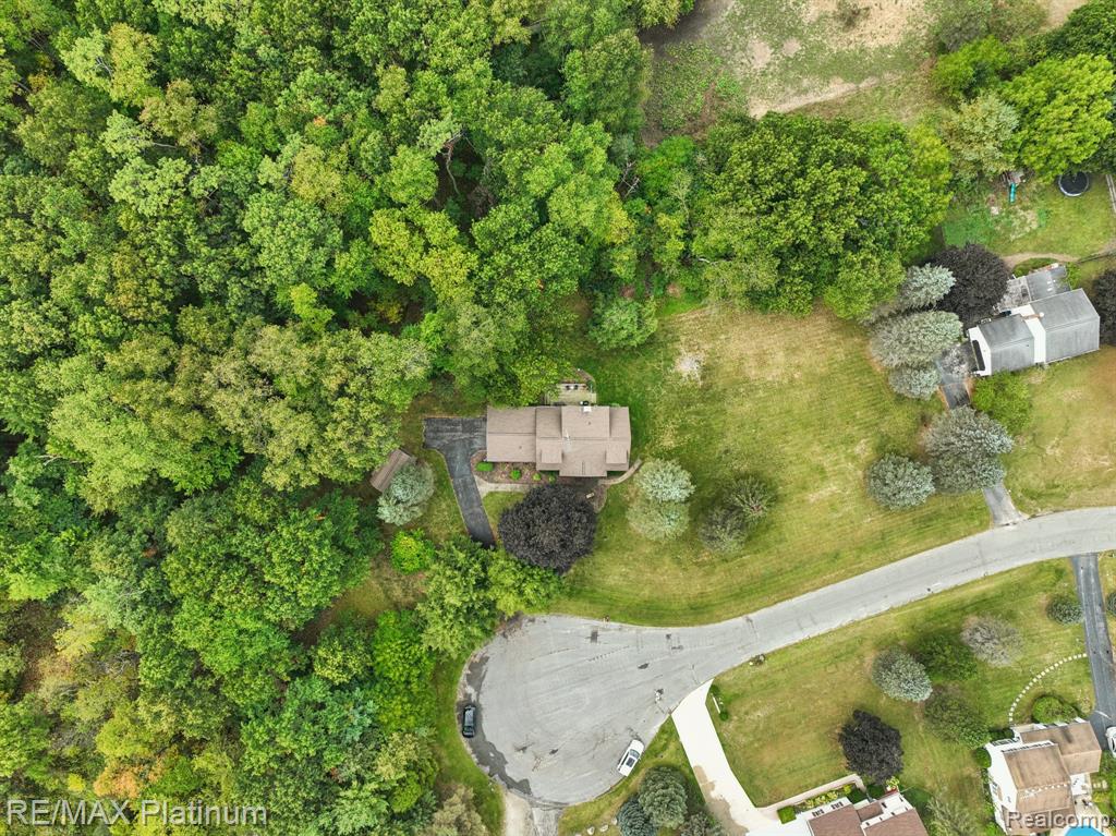 2581 Pepper Court, Hartland, MI 48353 — Photo 30