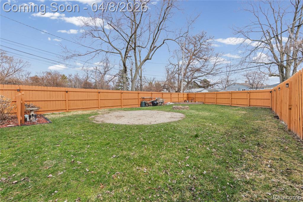4685 Universal Street, Dearborn Heights, MI 48125 — Photo 27