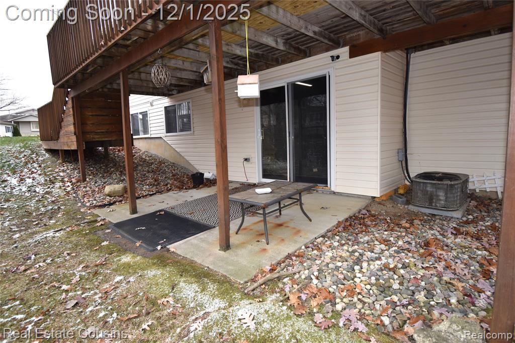 9562 Woodside Circle, Grand Blanc, MI 48439 — Photo 22