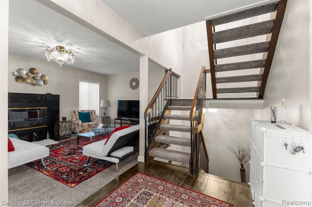 3060 LINDENWOOD Drive, Dearborn, MI 48120 — Photo 6