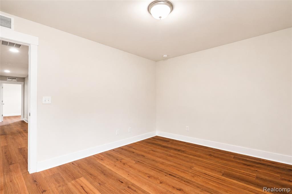 354 Findley Circle, Lake Orion, MI — Photo 48