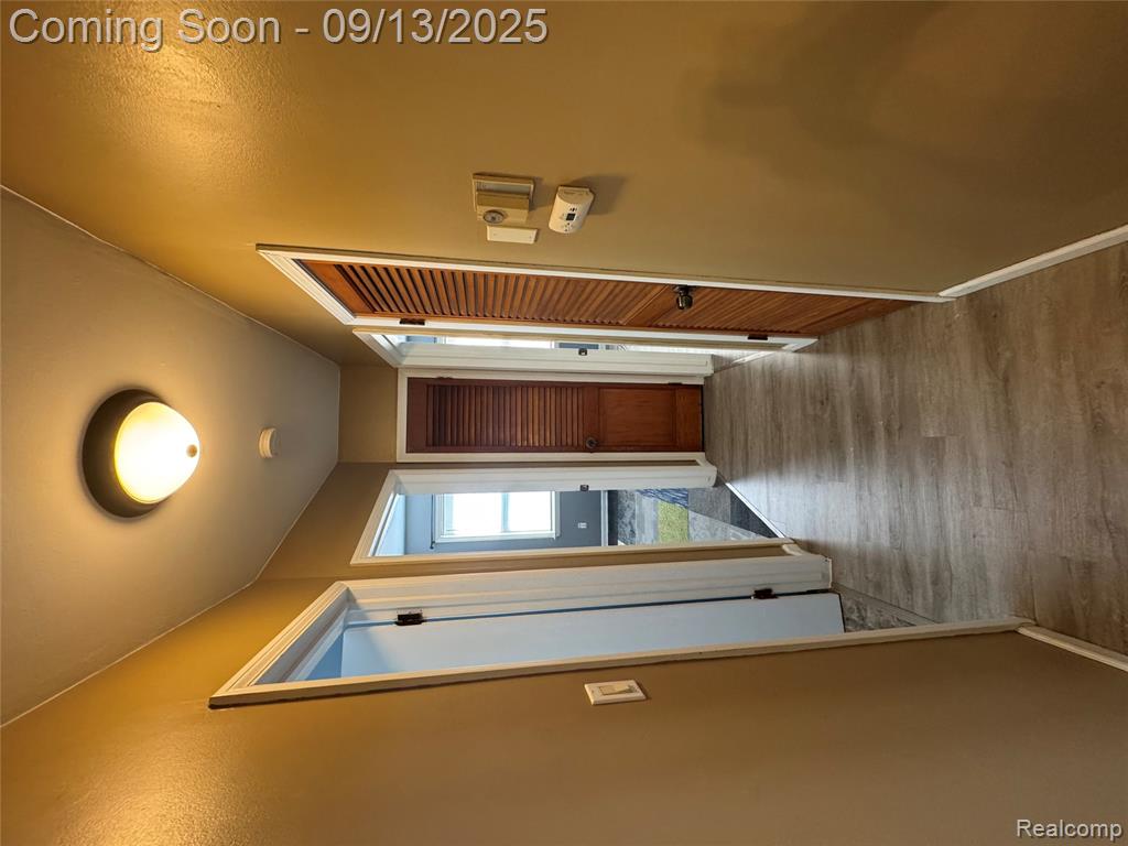 79 E Hudson Avenue, Madison Heights, MI 48071 — Photo 8