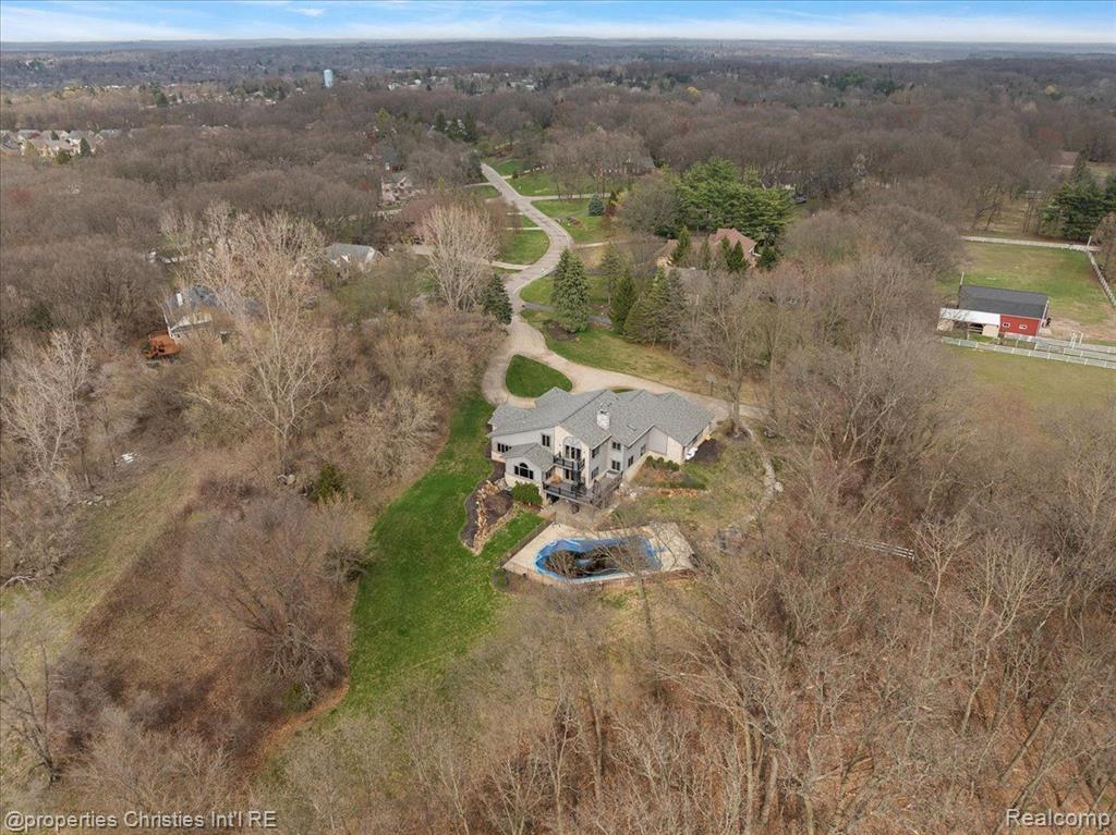 1194 EAGLE NEST CT, Milford, MI 48381 — Photo 57