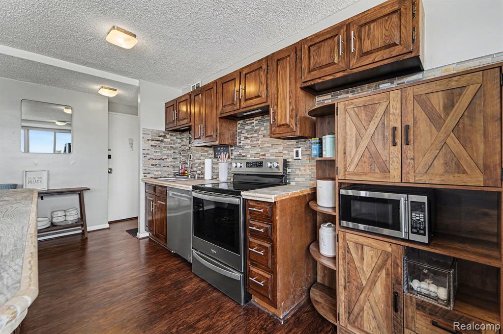 8900 E Jefferson Avenue, 729, Detroit, MI 48214 — Photo 16