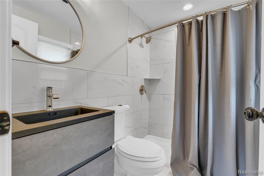 6736 Timber Ridge Drive, Bloomfield Hills, MI 48301 — Photo 21