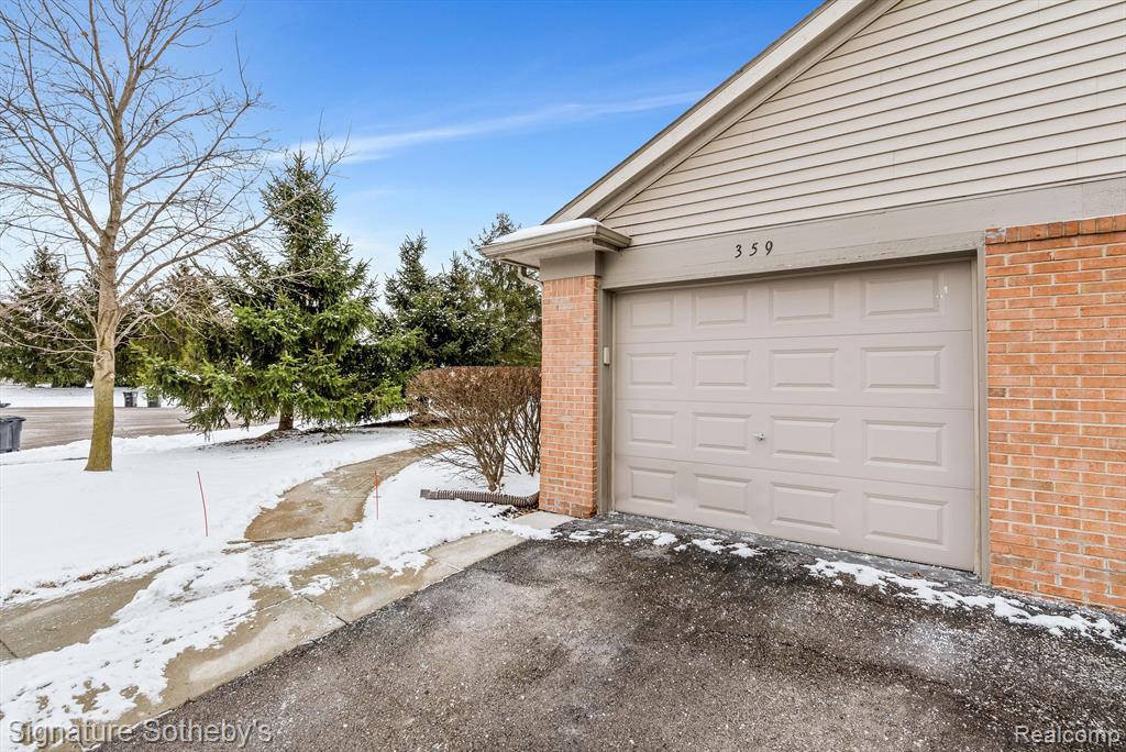 359 MARIGOLD Circle, Westland, MI — Photo 17