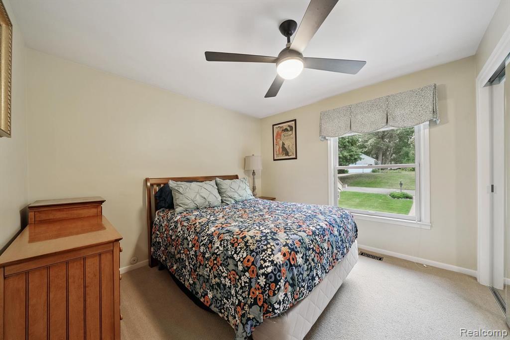 425 Kendry Avenue, Bloomfield Hills, MI 48302 — Photo 27