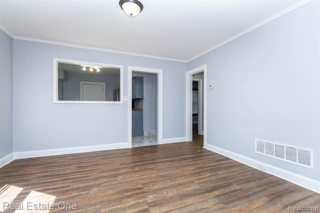 12568 Wilshire Drive, Detroit, MI 48213 — Photo 9
