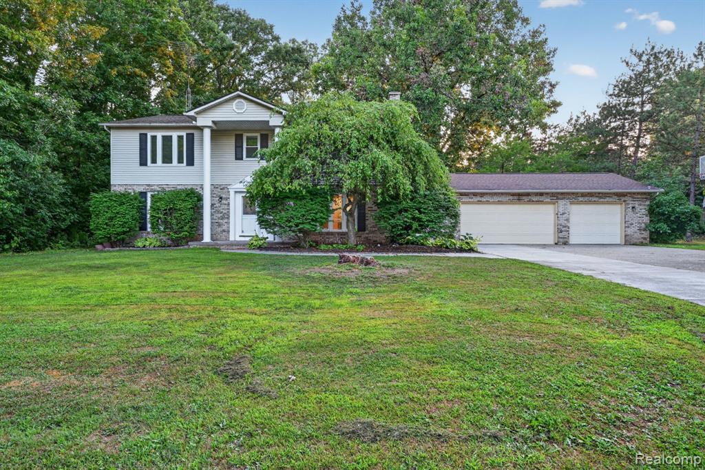 1141 Springborrow Drive, Flint, MI 48532