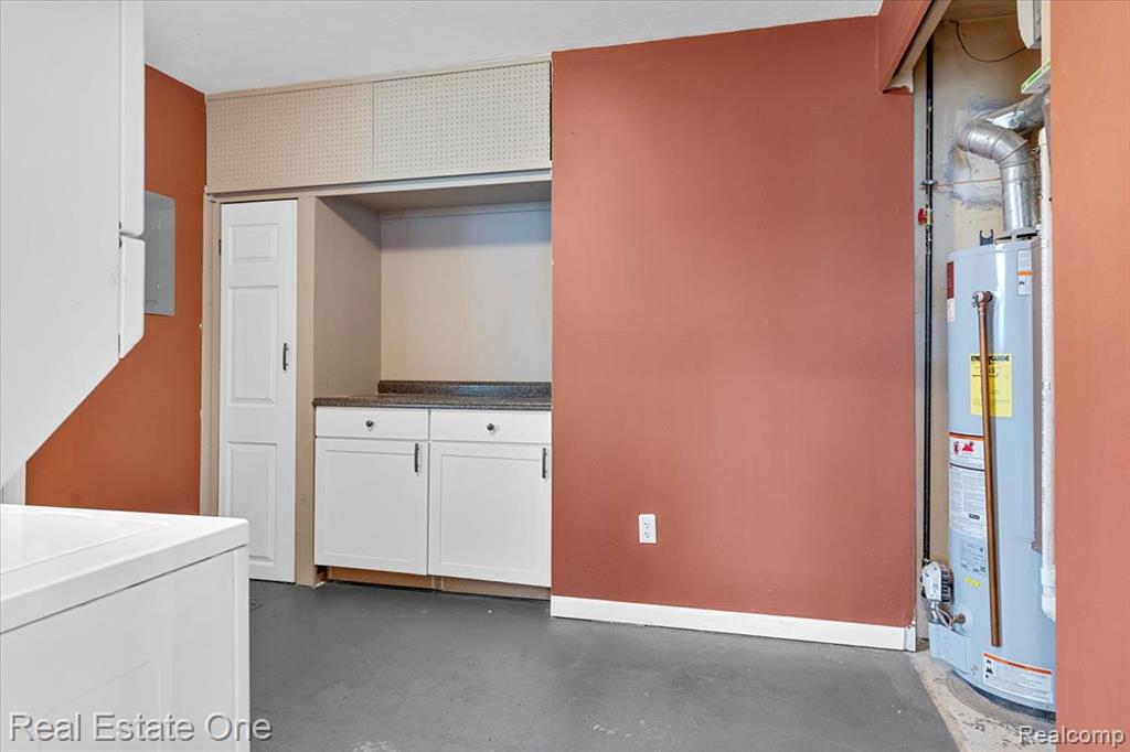 18216 Wendy Court, Riverview, MI 48193 — Photo 11