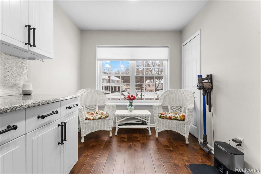 21301 E Glen Haven Circle, Northville, MI, 48167