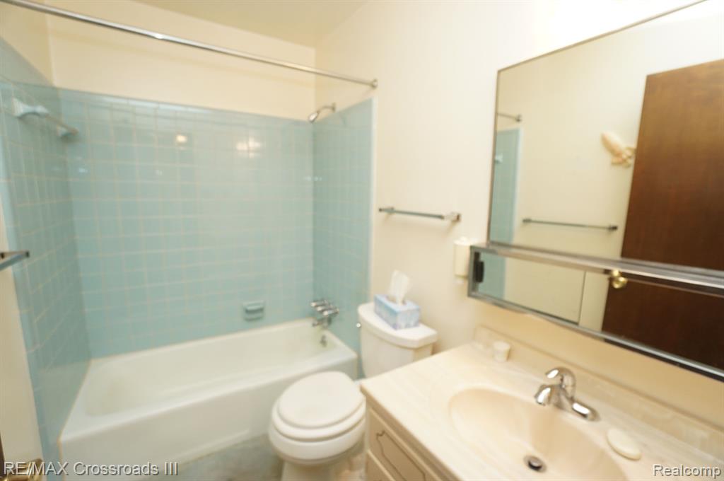 2175 BRADLEY Avenue, Ypsilanti, MI 48198 — Photo 8