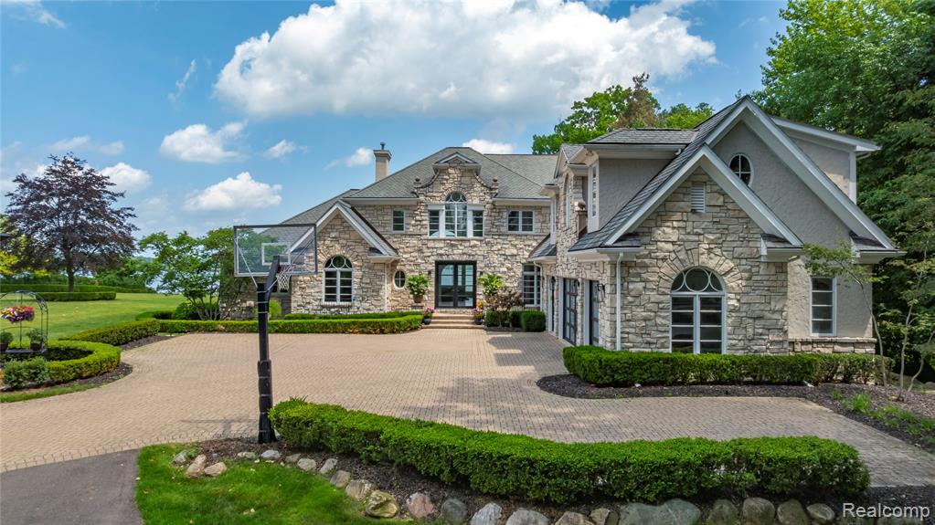4326 COMMERCE Road, Orchard Lake Village, MI 48324 — Photo 72