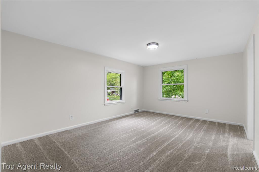 1894 Broadstone Road, Grosse Pointe Woods, MI 48236 — Photo 23
