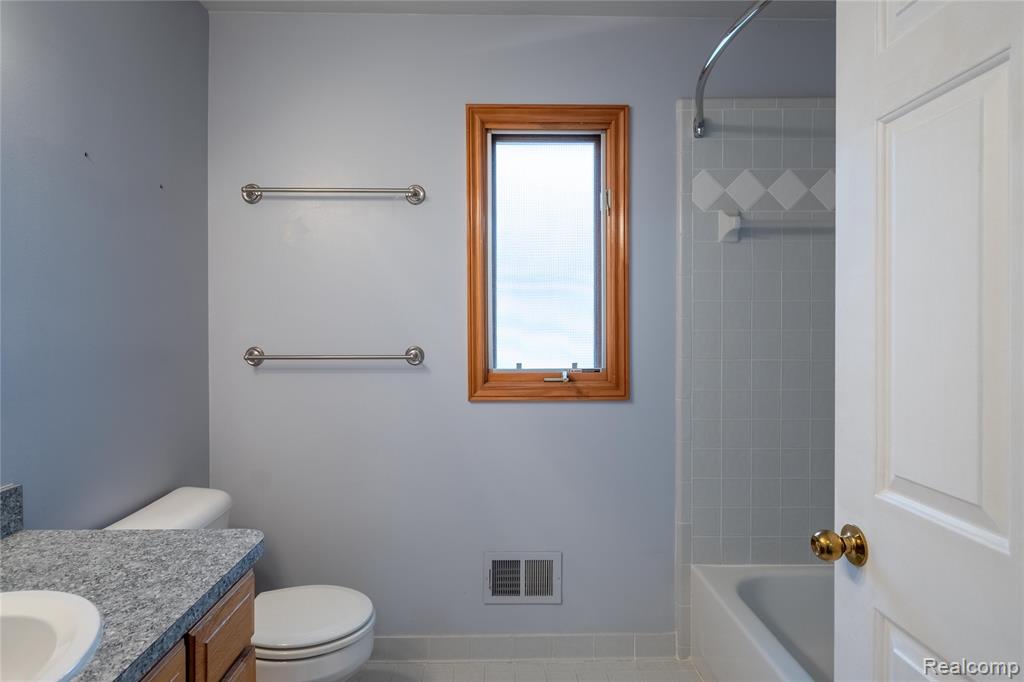 54676 Carnation Drive, Macomb, MI 48042 — Photo 23