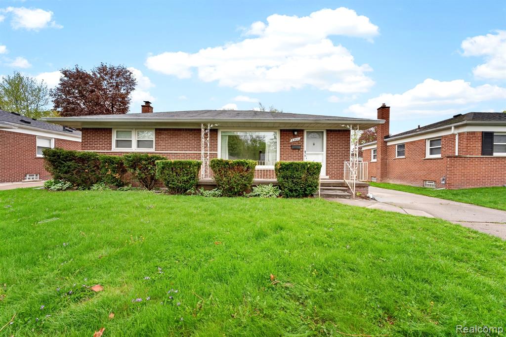 8300 Kinmore Street, Dearborn Heights, MI 48127 — Photo 2