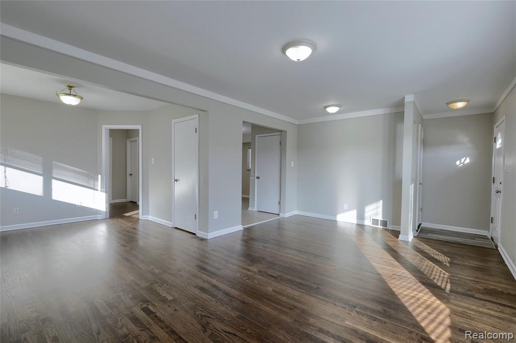 24907 Brittany Avenue, Eastpointe, MI 48021 — Photo 6