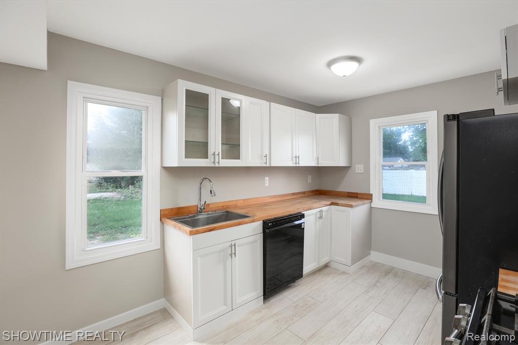 629 LEBLANC Street, Lincoln Park, MI 48146 — Photo 9