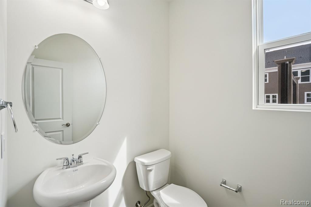 42827 Atwood Avenue, Novi, MI — Photo 18
