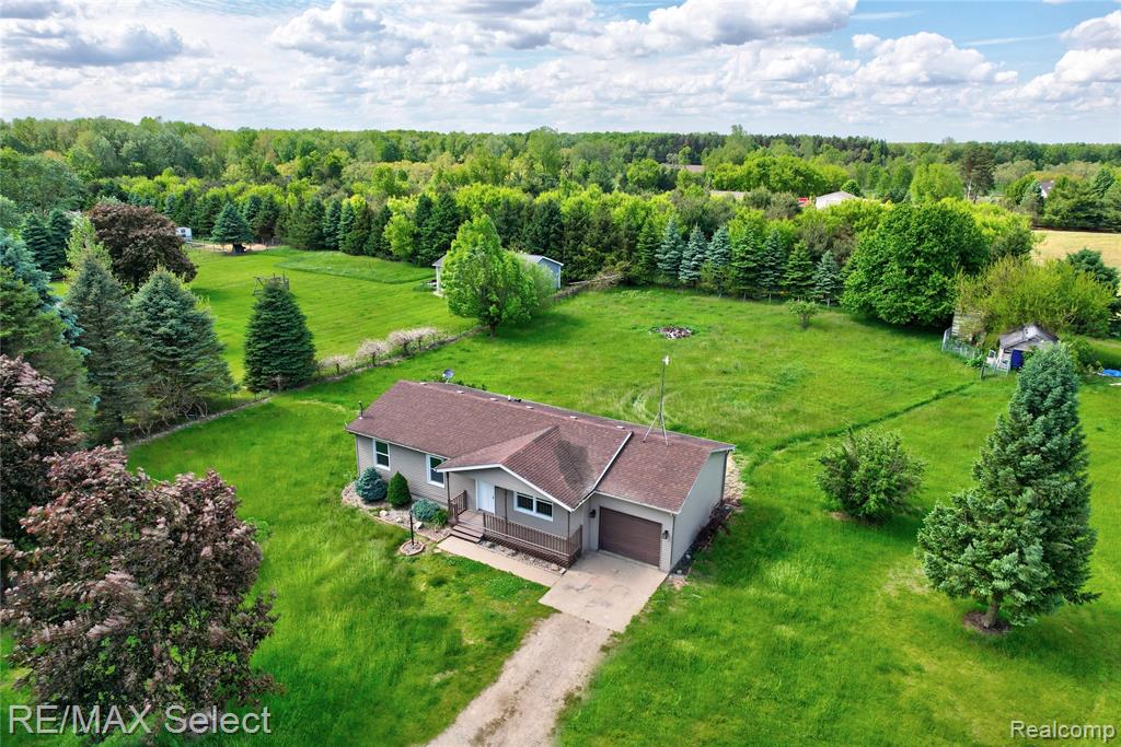 4176 Tyrell Road, Owosso, MI 48867 — Photo 8