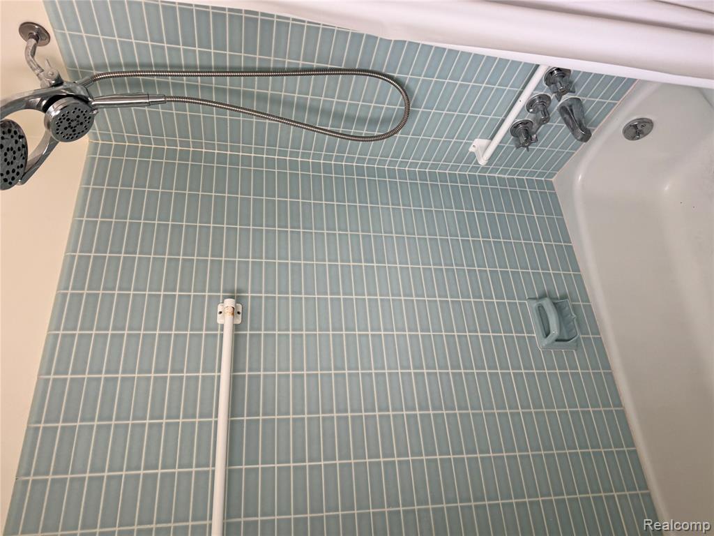 20041 Great Oaks Circle N, 317, Clinton Twp, MI 48036 — Photo 14