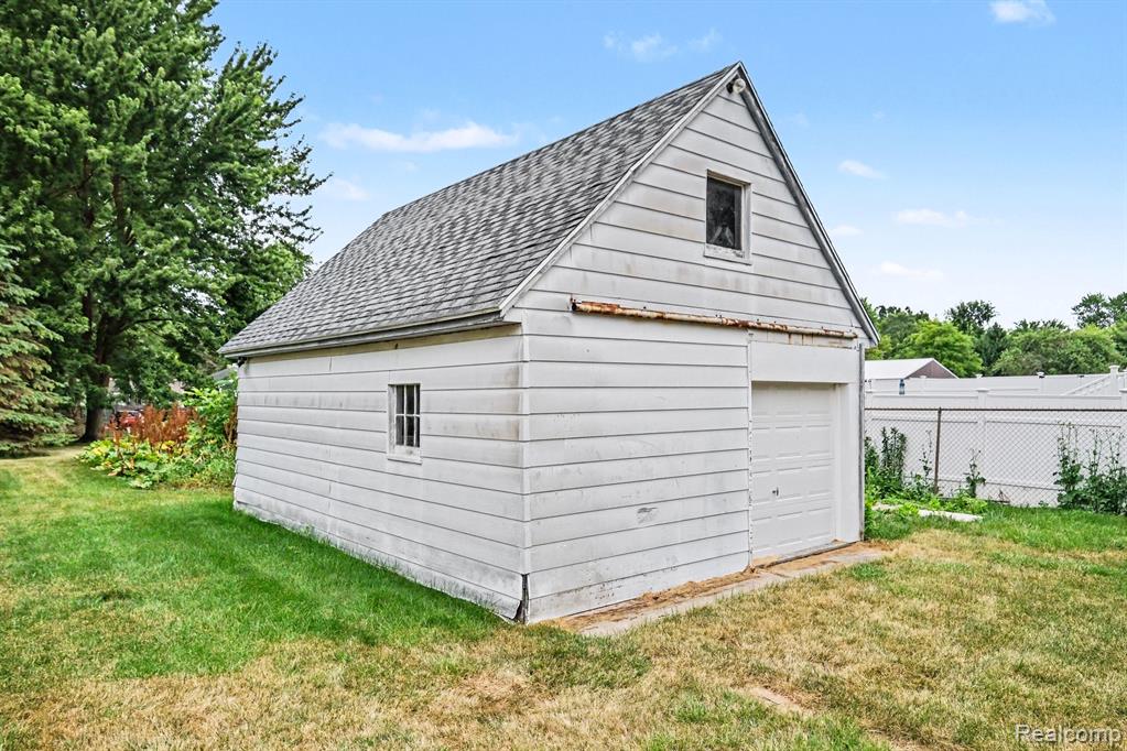 5199 Lapeer Road, Burton, MI 48509 — Photo 15