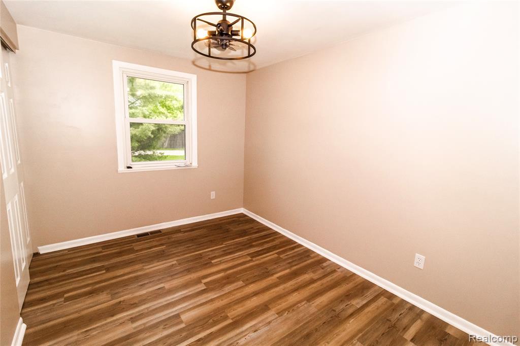 519 S Elm Street, Lapeer, MI 48446 — Photo 21