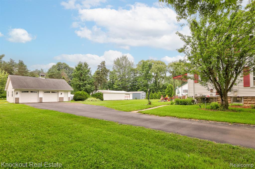 6814 Curtis Road, Bridgeport, MI 48722 — Photo 35