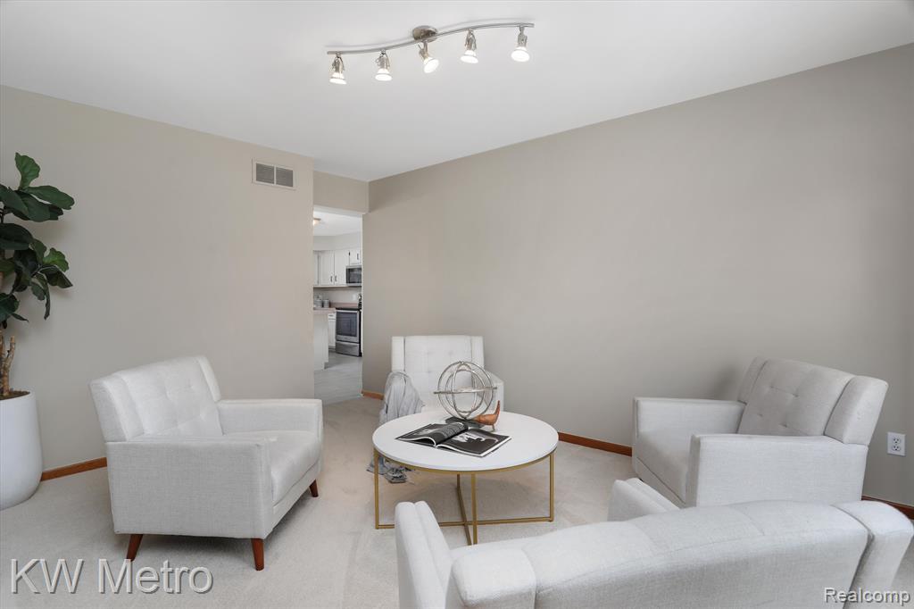 53495 POINSETTIA Drive, Macomb, MI 48042 — Photo 10