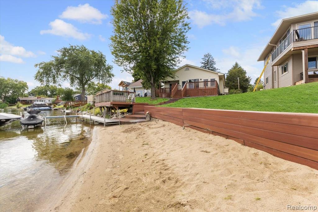 8437 WOODLAND SHORE Drive, Brighton, MI 48114 — Photo 65