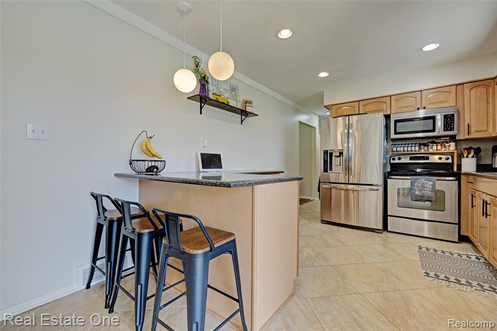 327 Coats Road, Lake Orion, MI 48362 — Photo 19