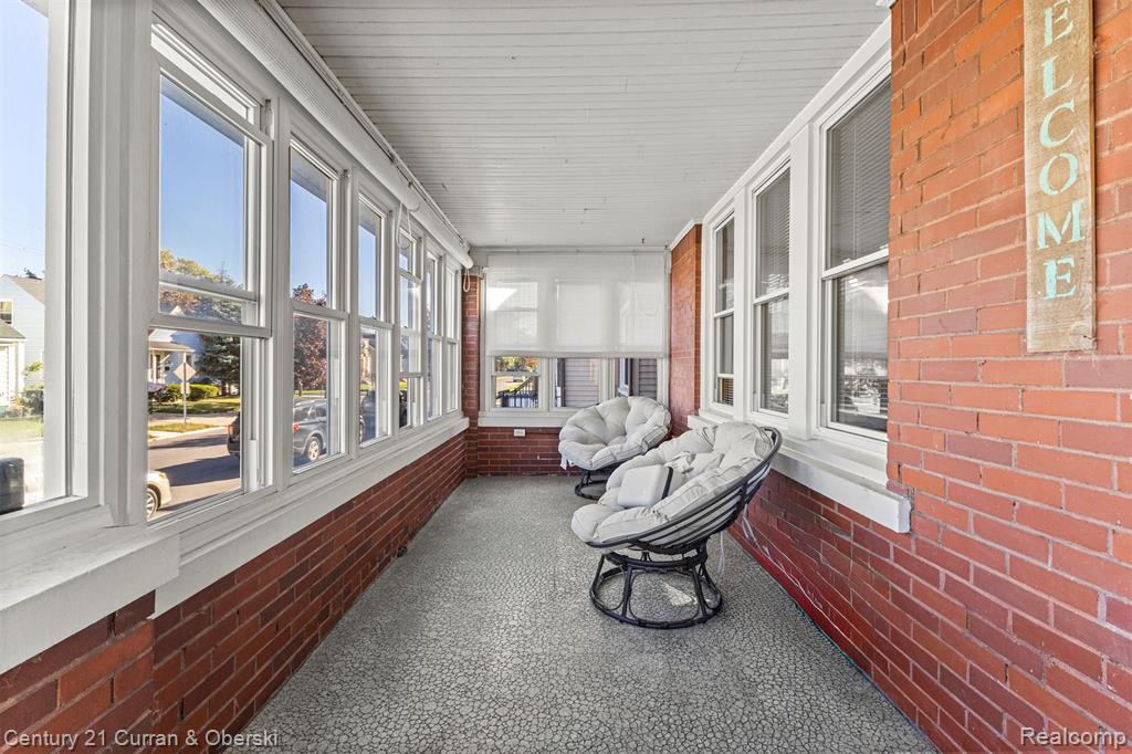 823 Saint John Street, Wyandotte, MI 48192 — Photo 3