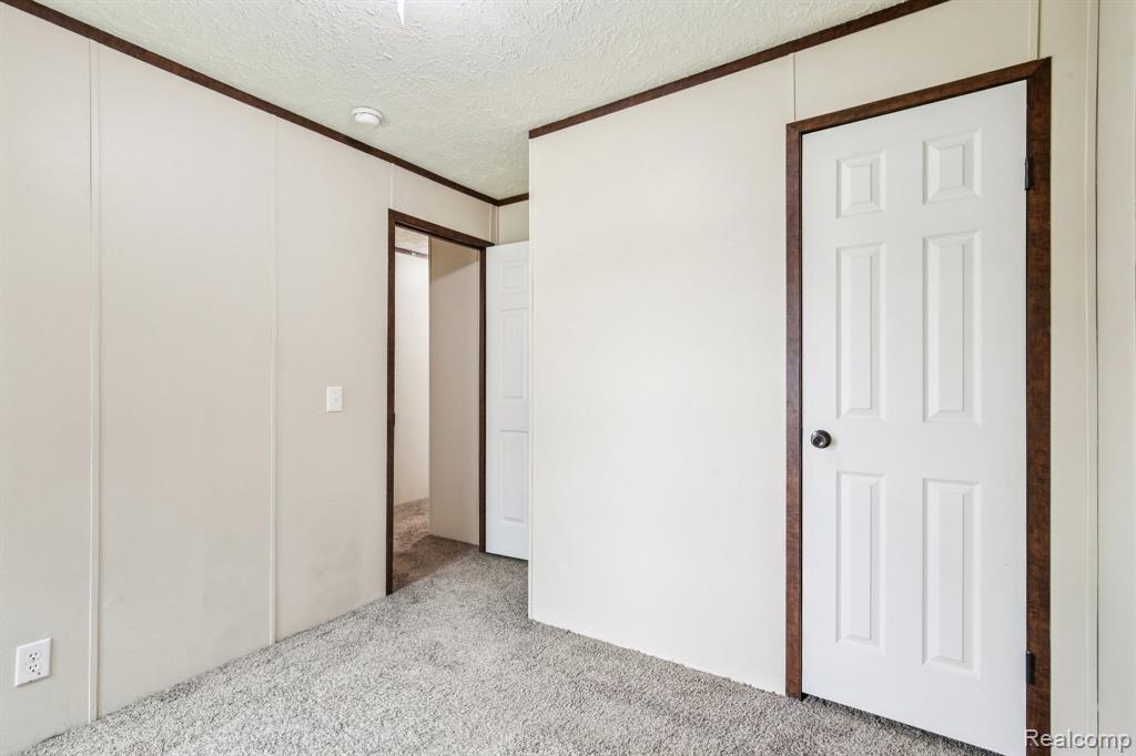 4726 Harrow Court, Sterling Heights, MI 48310 — Photo 21